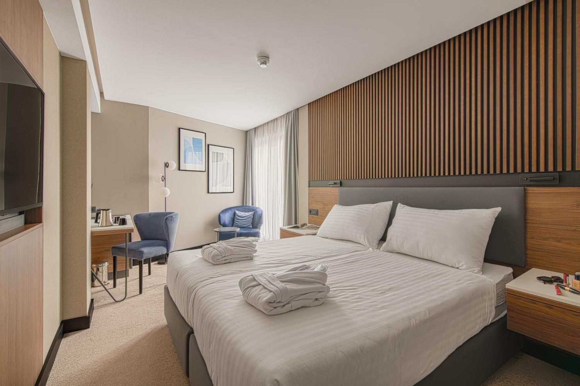 Standard Double Room,1008981454:JPEG